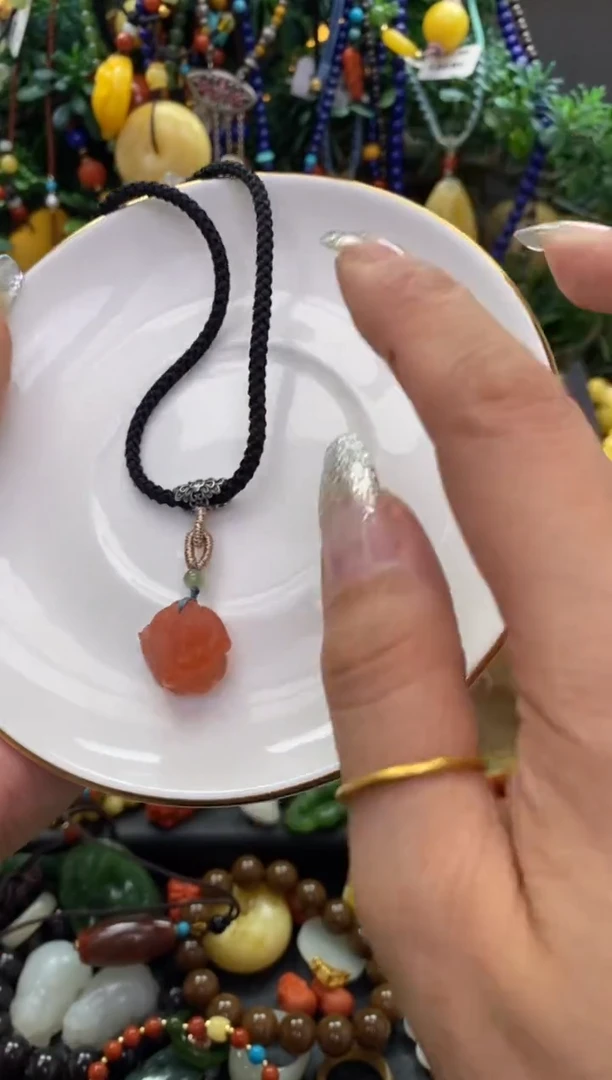 【闪购商品】南红玛瑙颈饰未镶嵌南红吊坠