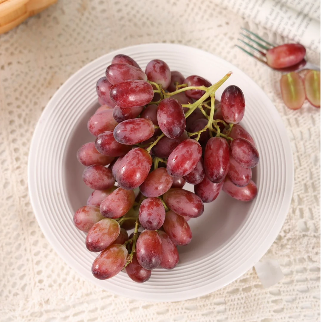 澳洲海运伊藤红提  口感脆甜爆汁皮非常的薄一口酥脆爆汁 顺丰