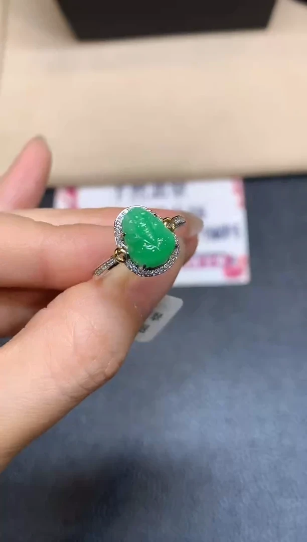 18K金镶嵌戒指翡翠【无鉴赏期】貔貅【无服务费