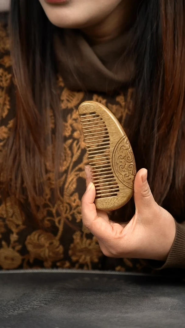 【闪购商品】金丝楠木雕拆房老料精工团花梳