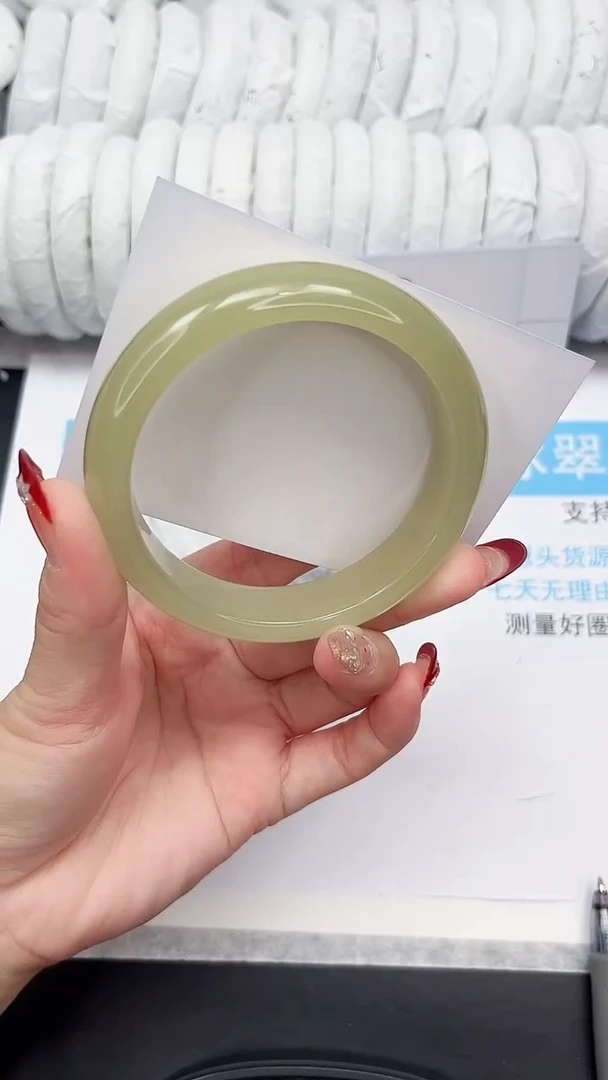 未镶嵌手镯石英质玉40-61.5CQ