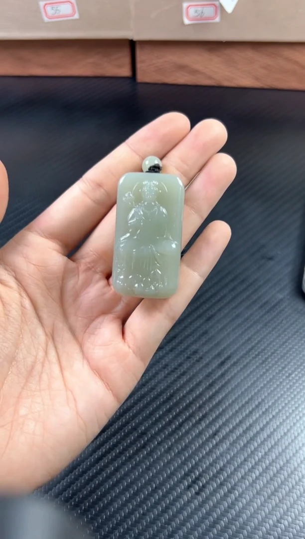 吊坠(赠链)未镶嵌和田玉且末微色差近矿