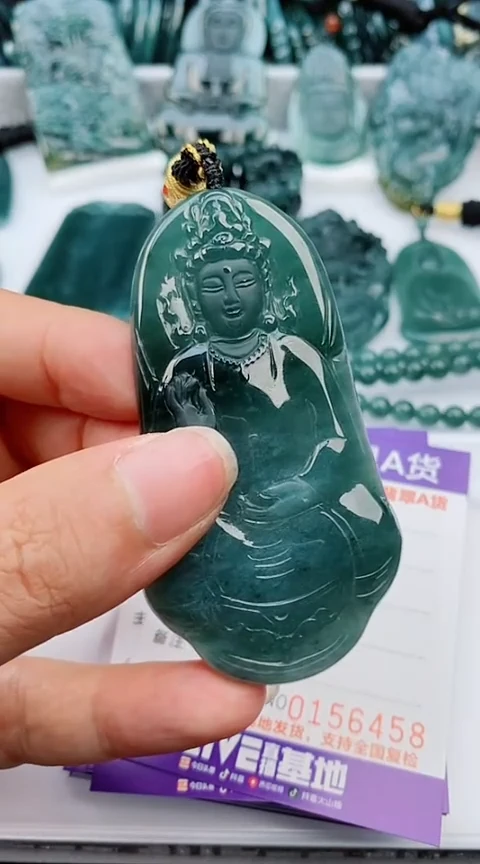 翡翠未镶嵌颈饰