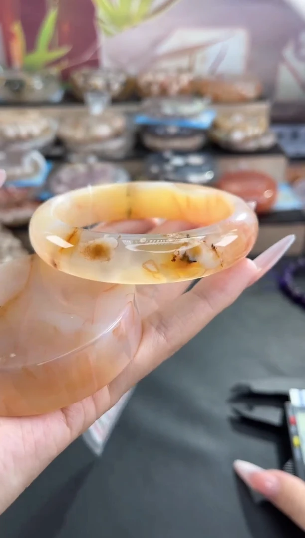 未镶嵌手镯石英质玉61