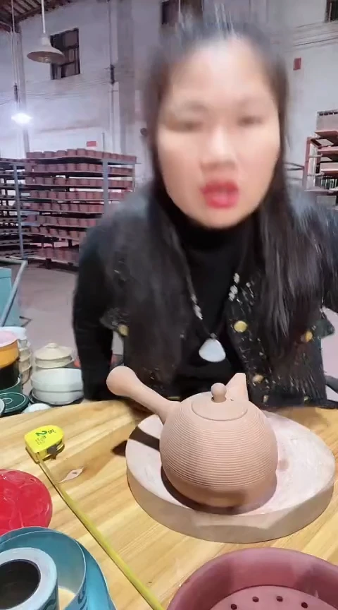 陶瑕疵螺纹直手把壶