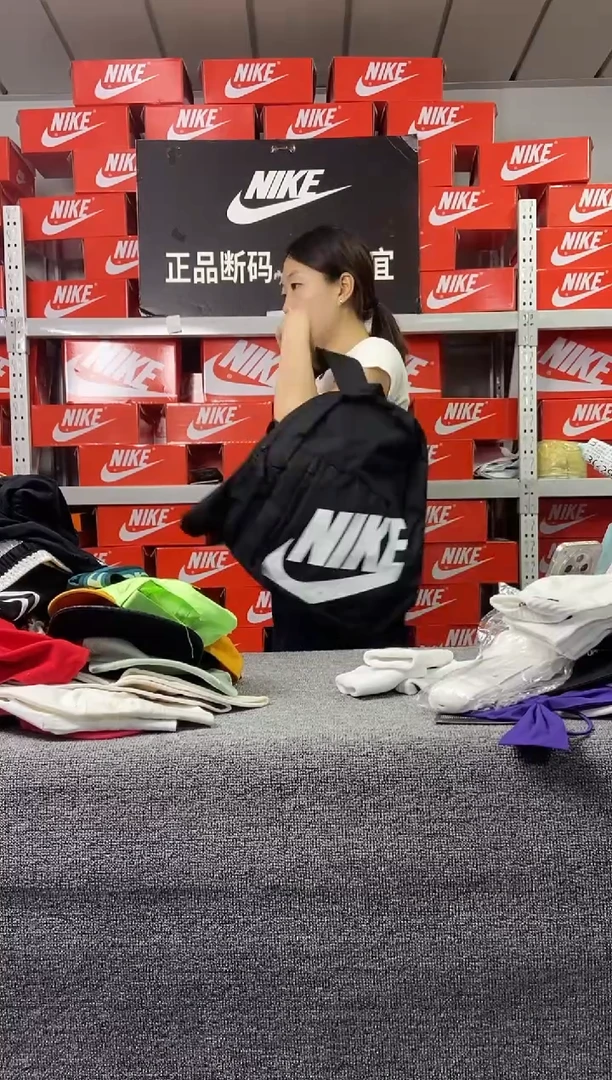 黑色无痕书包 直播间过款