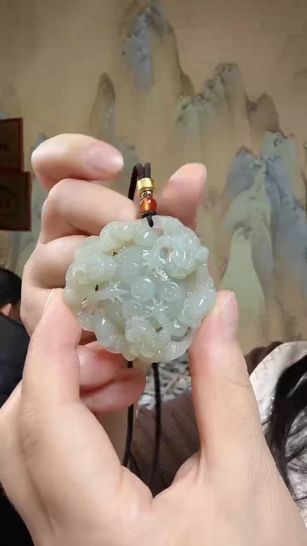 颈饰未镶嵌和田玉.