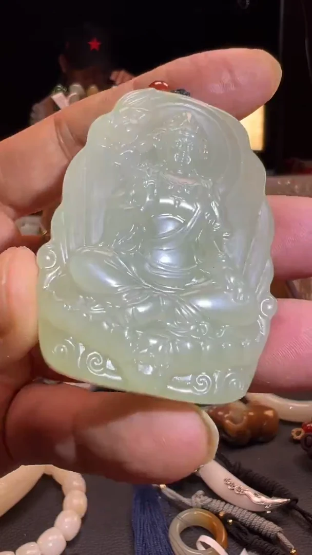 颈饰未镶嵌和田玉和田玉观音牌