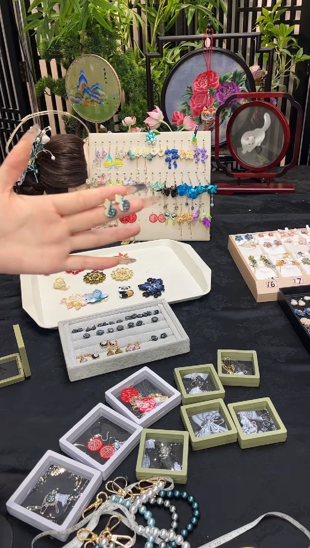 织绣琳**妞非遗苏绣手工饰品