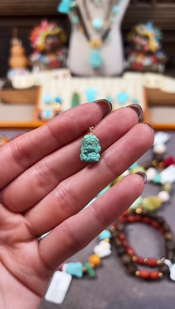 18K金镶嵌绿松石提溜度母