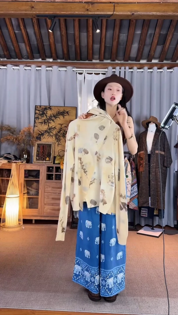 设计师款白色热转印羊毛衫