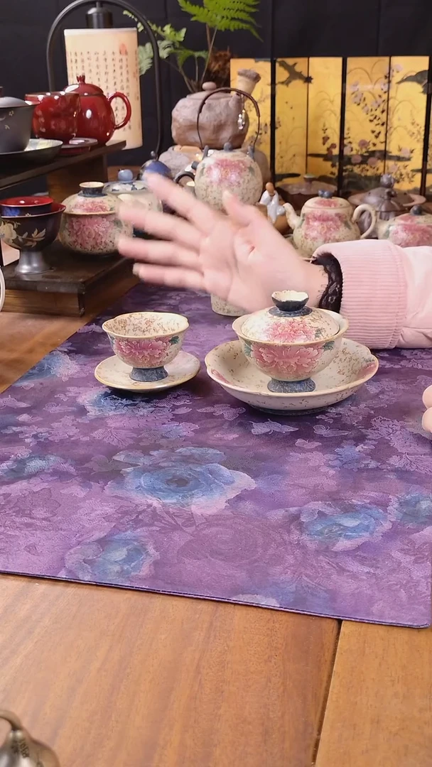 青花火石红焦糖釉牡丹四件套