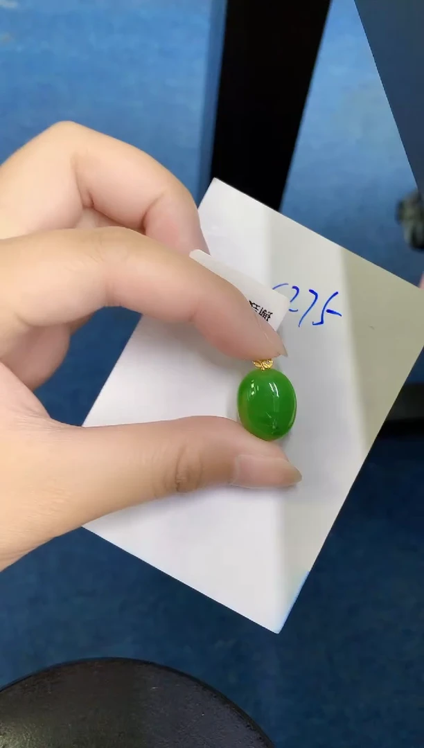 翡翠18K金镶嵌颈饰000000000