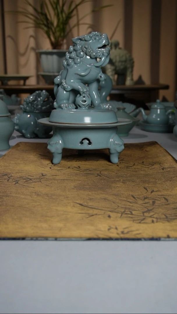 瓷狻猊出香········