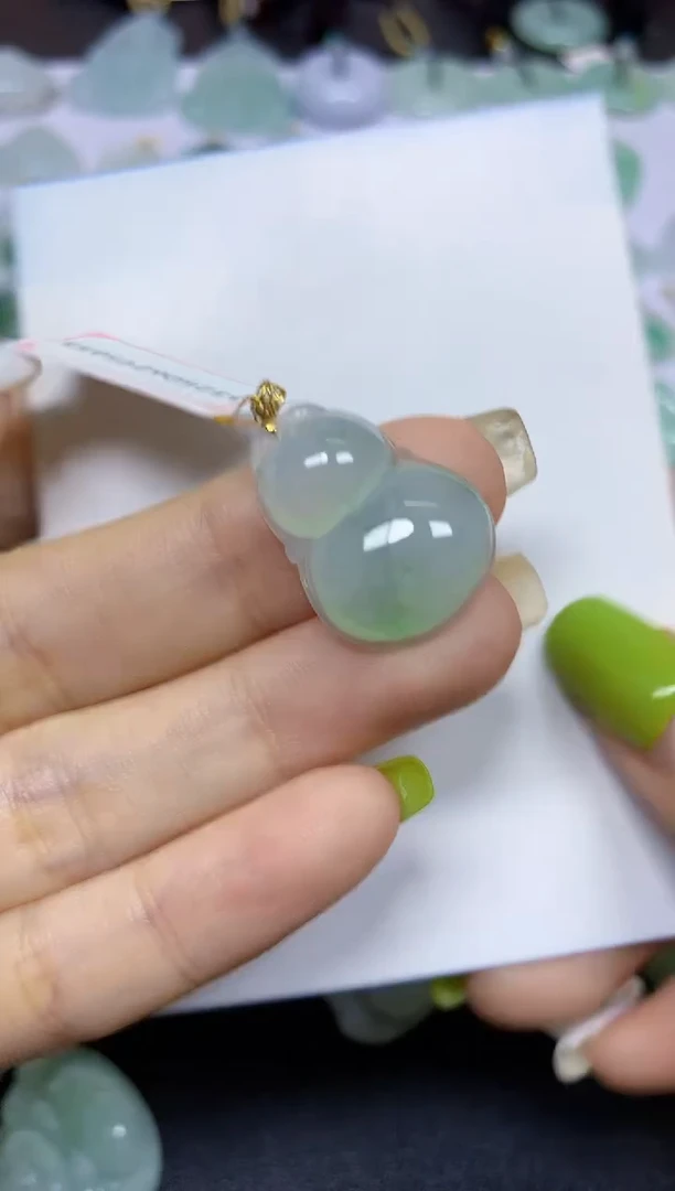 翡翠18K金镶嵌颈饰天然翡翠A货