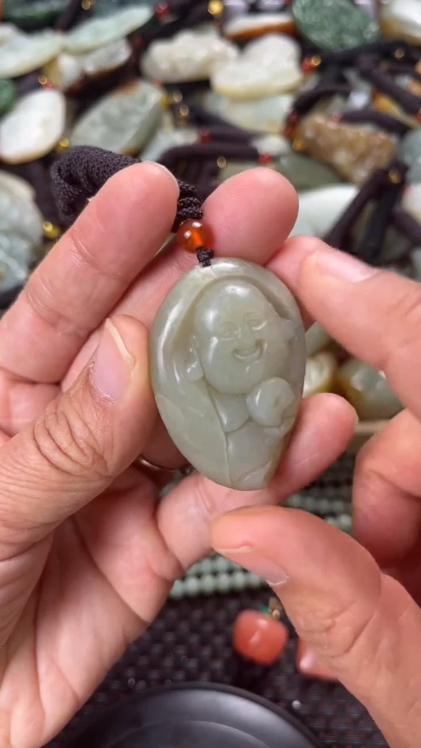 【闪购商品】和田玉颈饰未镶嵌多样性发货没有证书拍一发一有瑕