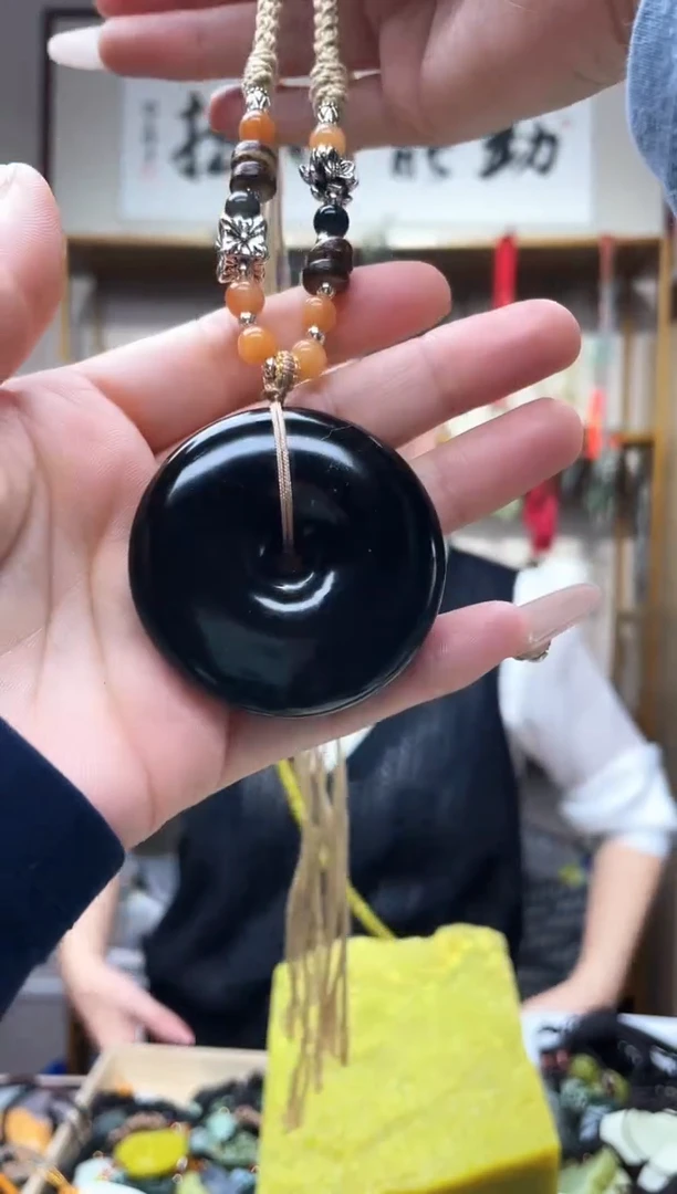 未镶嵌岫玉吊坠·