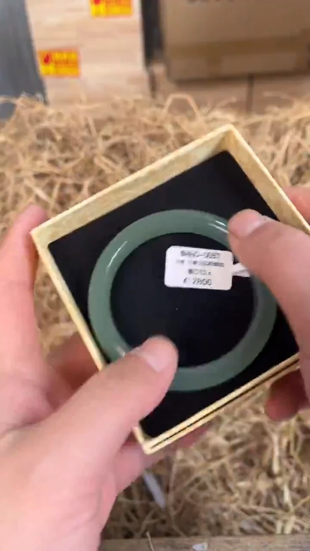 未镶嵌手镯石英质玉编码D-0056