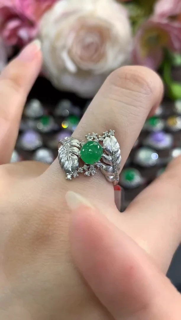 18K金镶嵌戒指翡翠b77