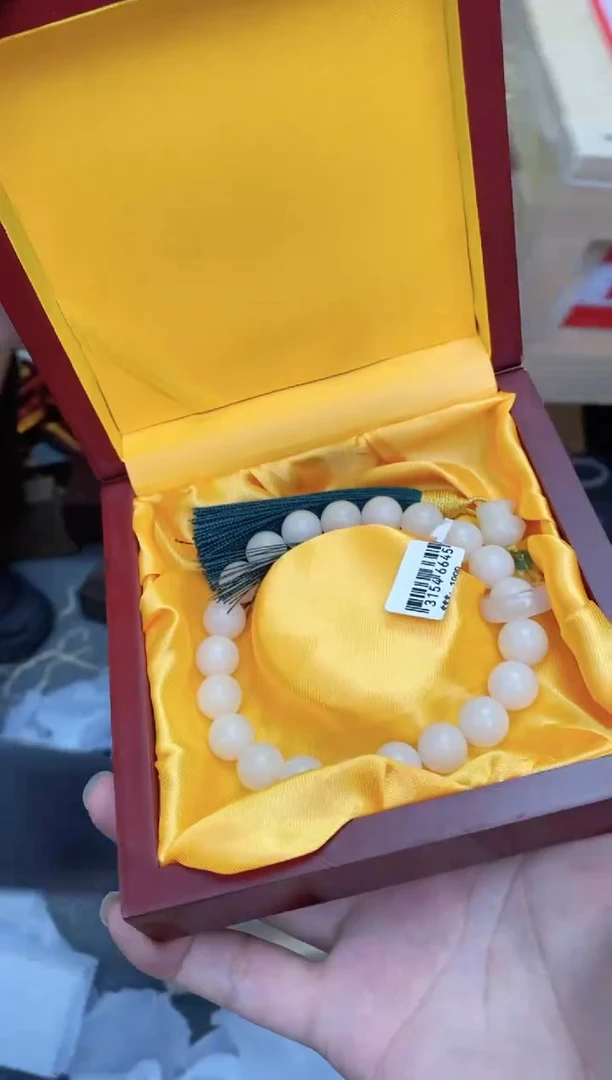 精选闪购手串搭配无礼盒