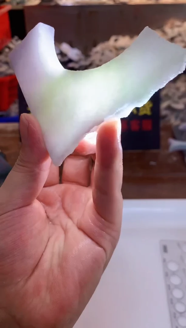 翡翠裸石0朱0翡翠珠宝532