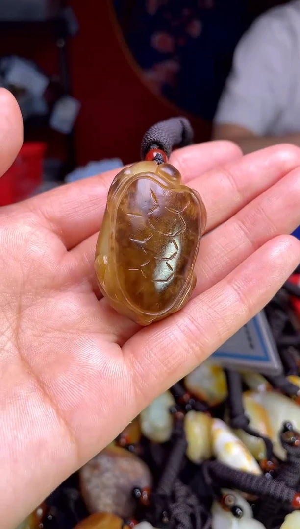 和田玉未镶嵌颈饰1