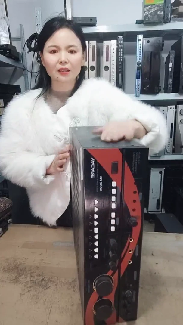 8新功放一台，不包邮费