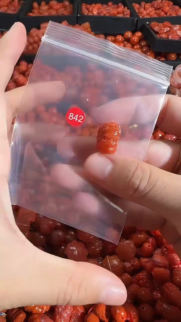颈饰未镶嵌南红玛瑙1
