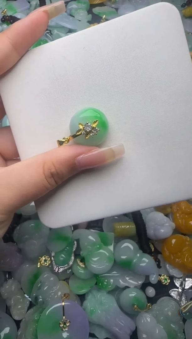 翡翠未镶嵌颈饰天然缅甸翡翠吊坠