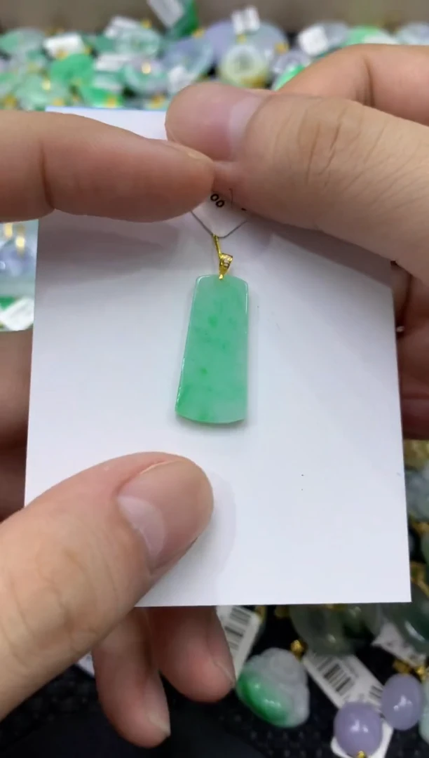 颈饰18K金镶嵌翡翠天然缅甸翡翠A货