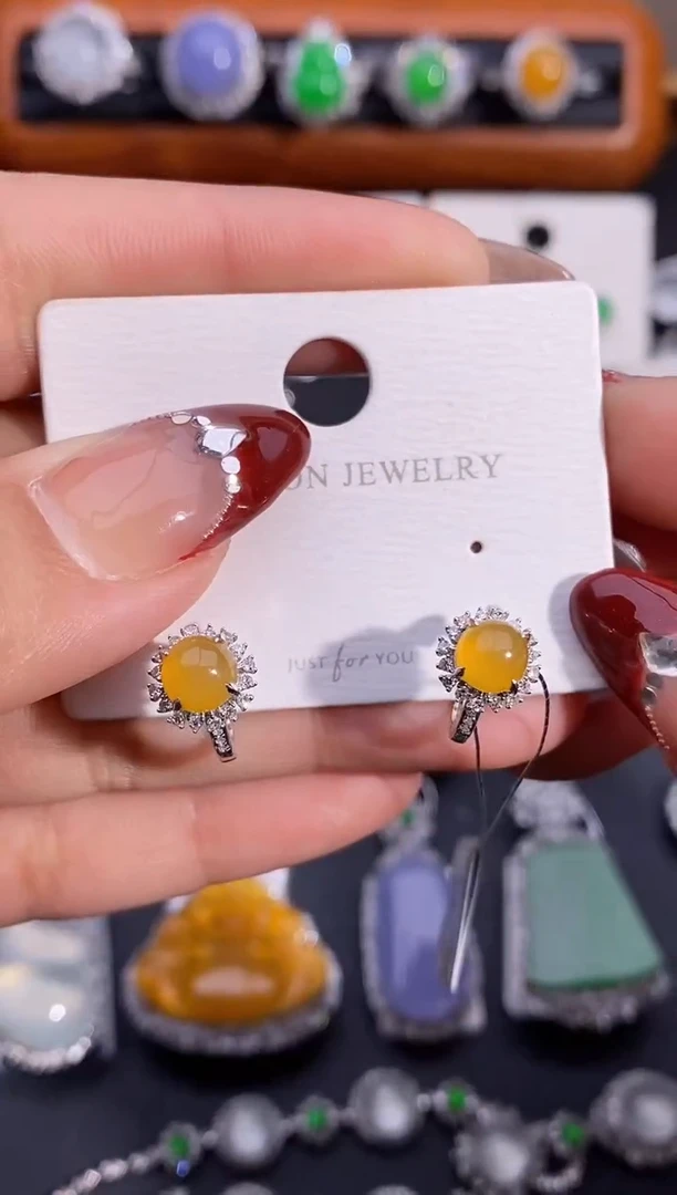 【闪购商品】翡翠耳饰18K金镶嵌耳饰