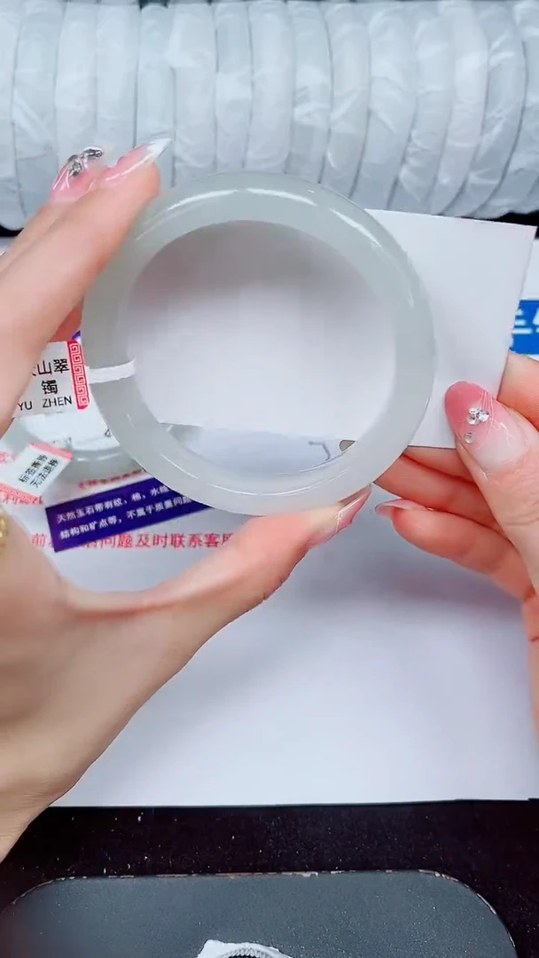 未镶嵌手镯石英质玉105-60/61
