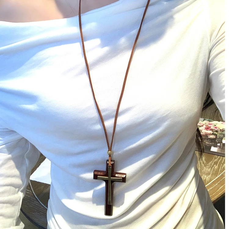 合金项链 复古木质十字架吊坠项链小众设计友朋哥特风