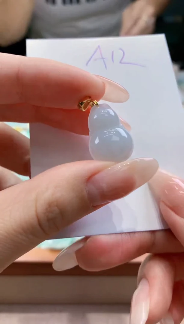 翡翠未镶嵌颈饰天然缅甸a货翡翠