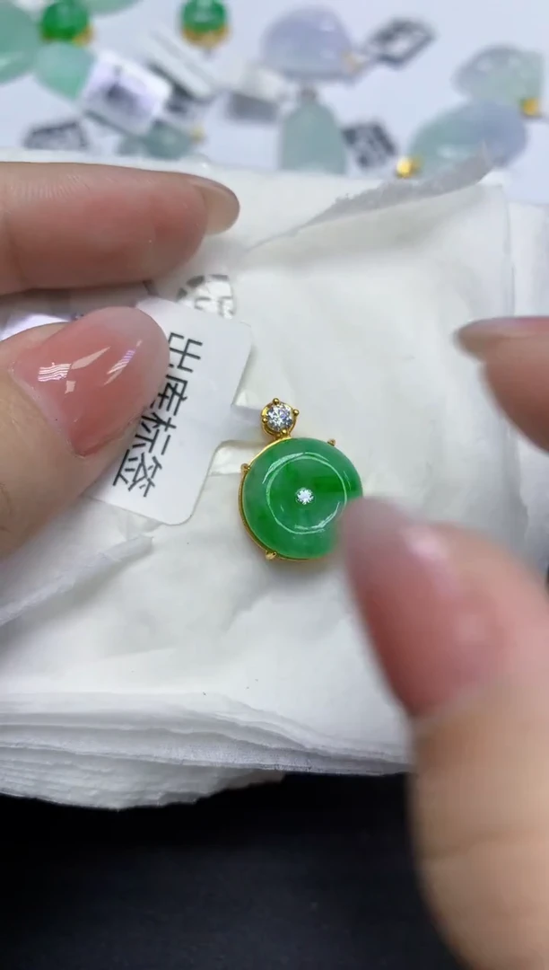 颈饰未镶嵌翡翠天然缅甸翡翠A货多样性发一件