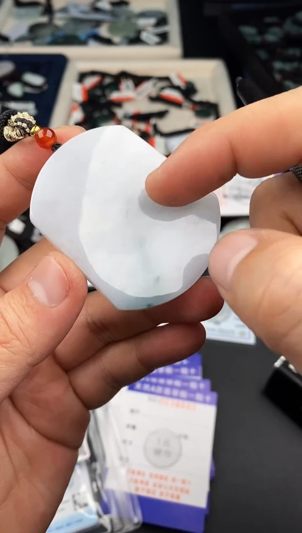 【闪购商品】翡翠颈饰未镶嵌  天然翡翠，一物一图