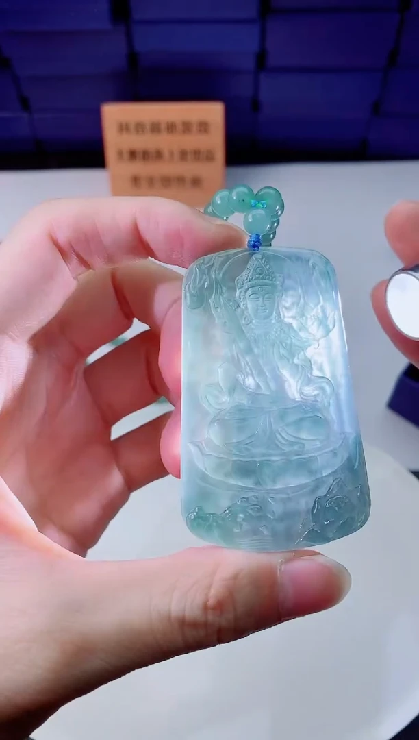 翡翠未镶嵌颈饰1