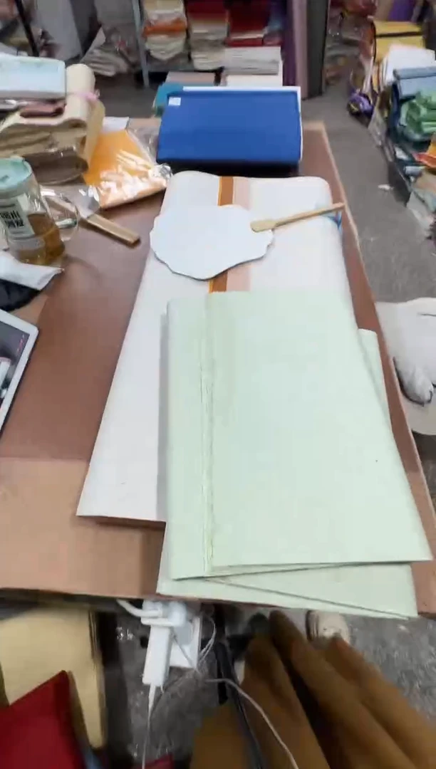 34*68淡绿色麻纸真金50张