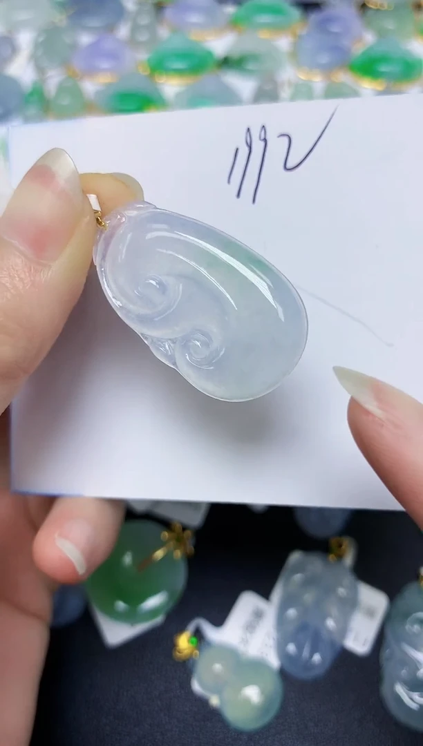 翡翠18K金镶嵌颈饰天然缅甸翡翠A货