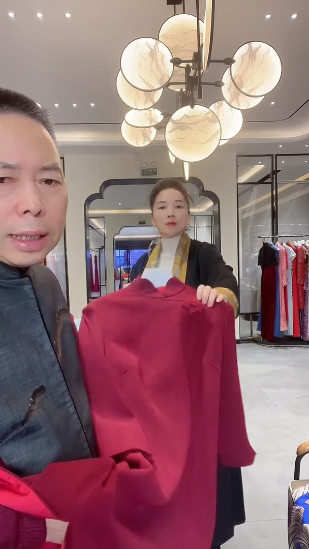 织绣暗红色定制款简约旗袍 499 xl码