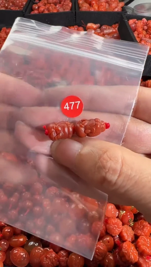 南红玛瑙未镶嵌颈饰1