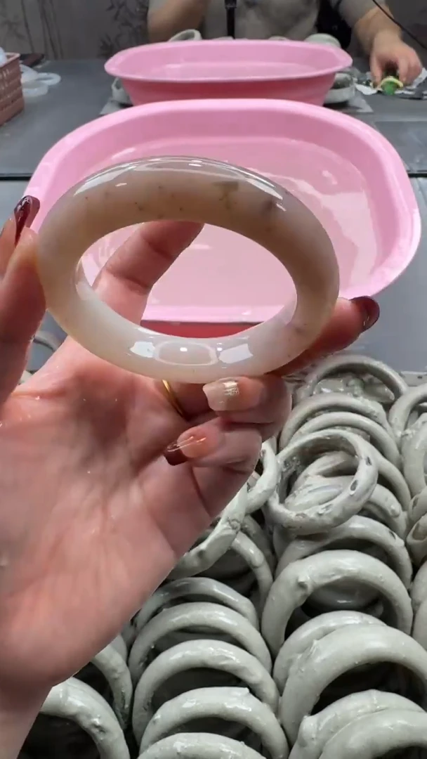 未镶嵌手镯石英质玉2