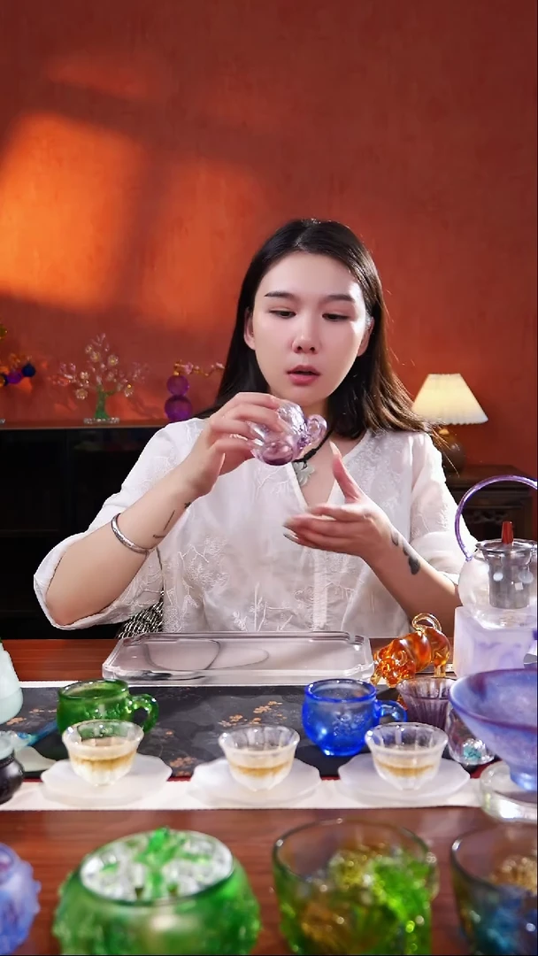 古法琉璃紫色梅花侧把杯