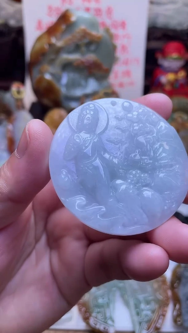 颈饰未镶嵌翡翠观音