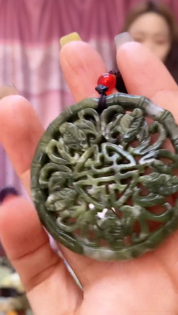 未镶嵌岫玉吊坠