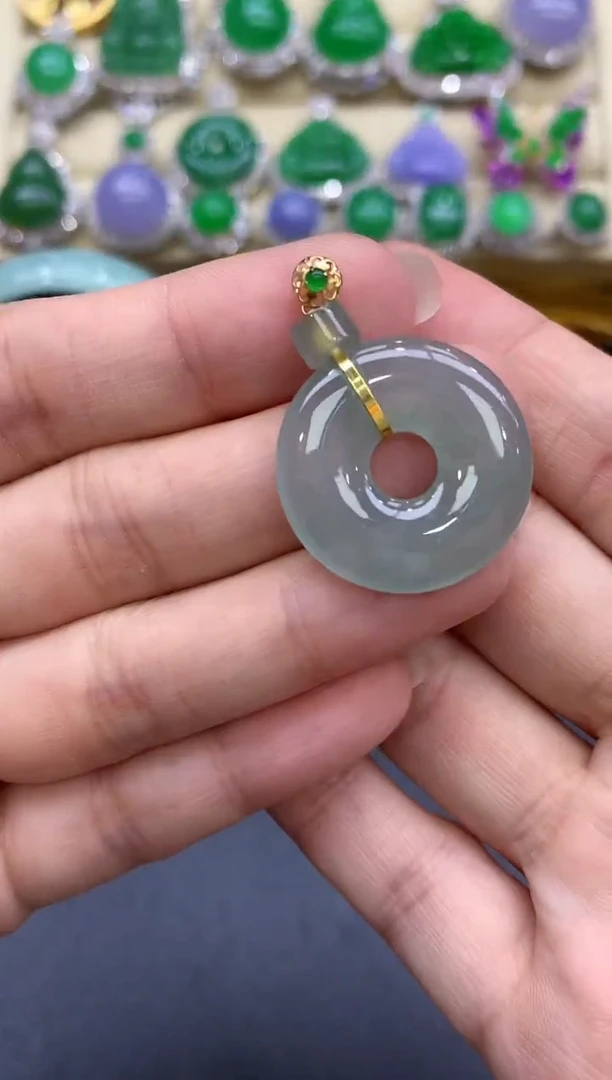 颈饰18K金镶嵌翡翠66-中国好珍宝