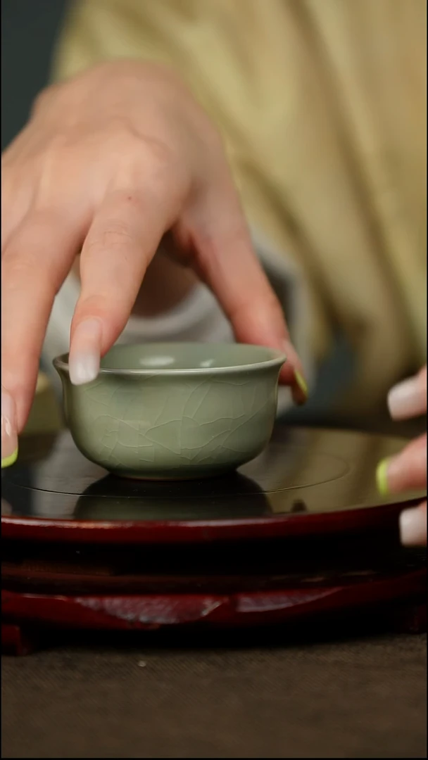 豆绿 小圆杯 无底款