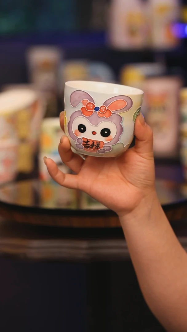 【闪购商品】摆件景德镇釉下彩绘设计师款式陶瓷