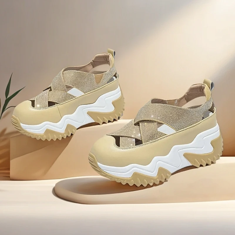 高级感满钻休闲凉鞋女爆款2025新款百搭时尚夏季透气镂空厚底增高