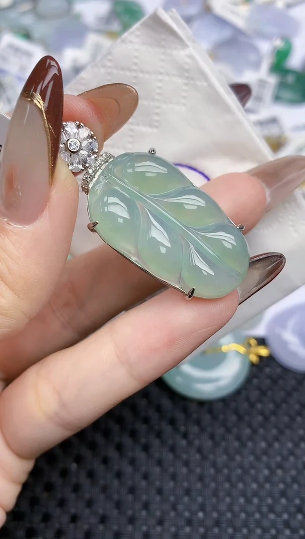 颈饰银S925镶嵌翡翠   天然翡翠A货  百元以上9米证书费自理